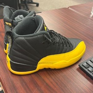 Jordan 12 university gold